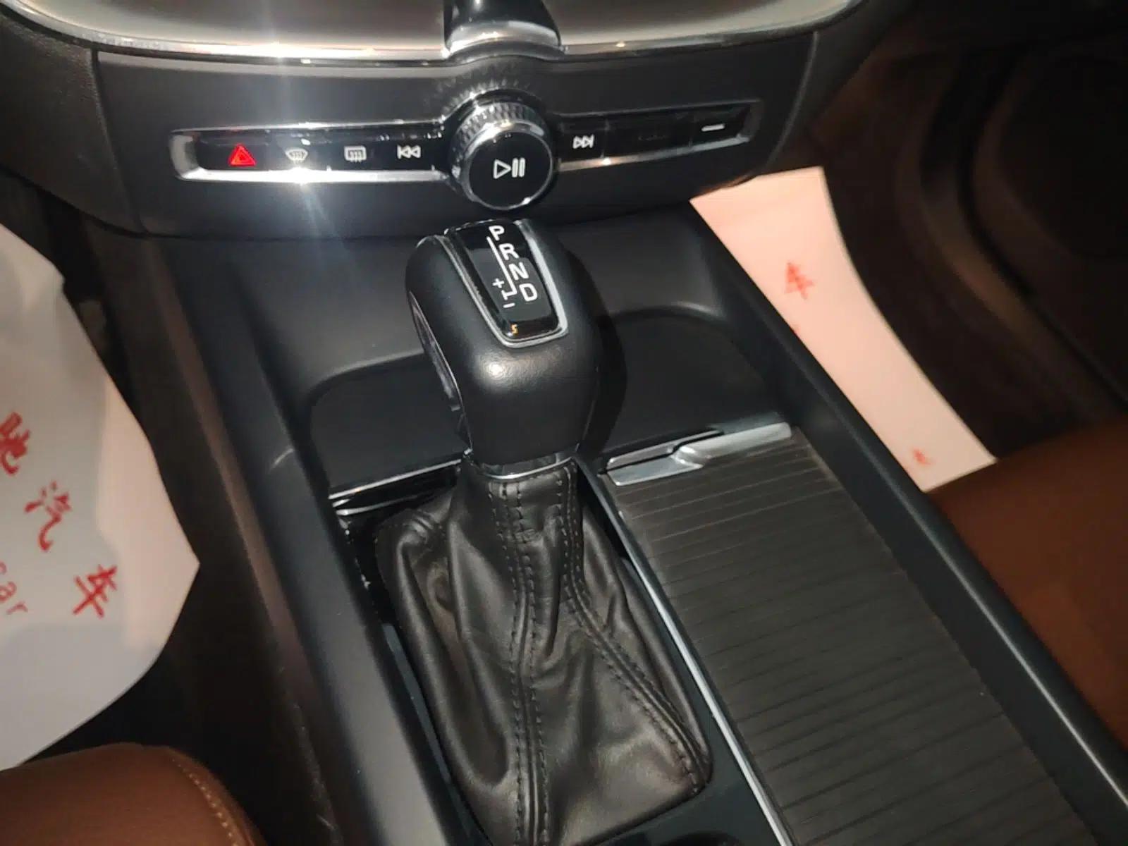 Volvo XC60 2019 T5 4x4 Smart Edition China VI Standard — миниатюра 16