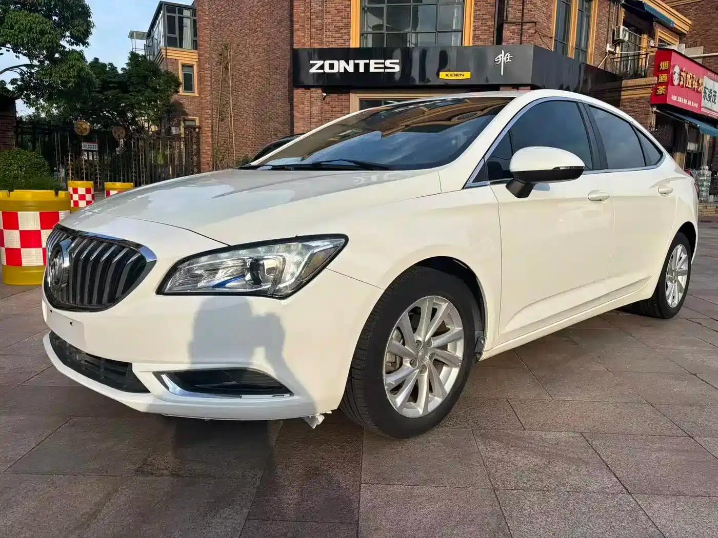 Buick Verano 2015 Sedan 15S Automatic Entry-Level — миниатюра 1