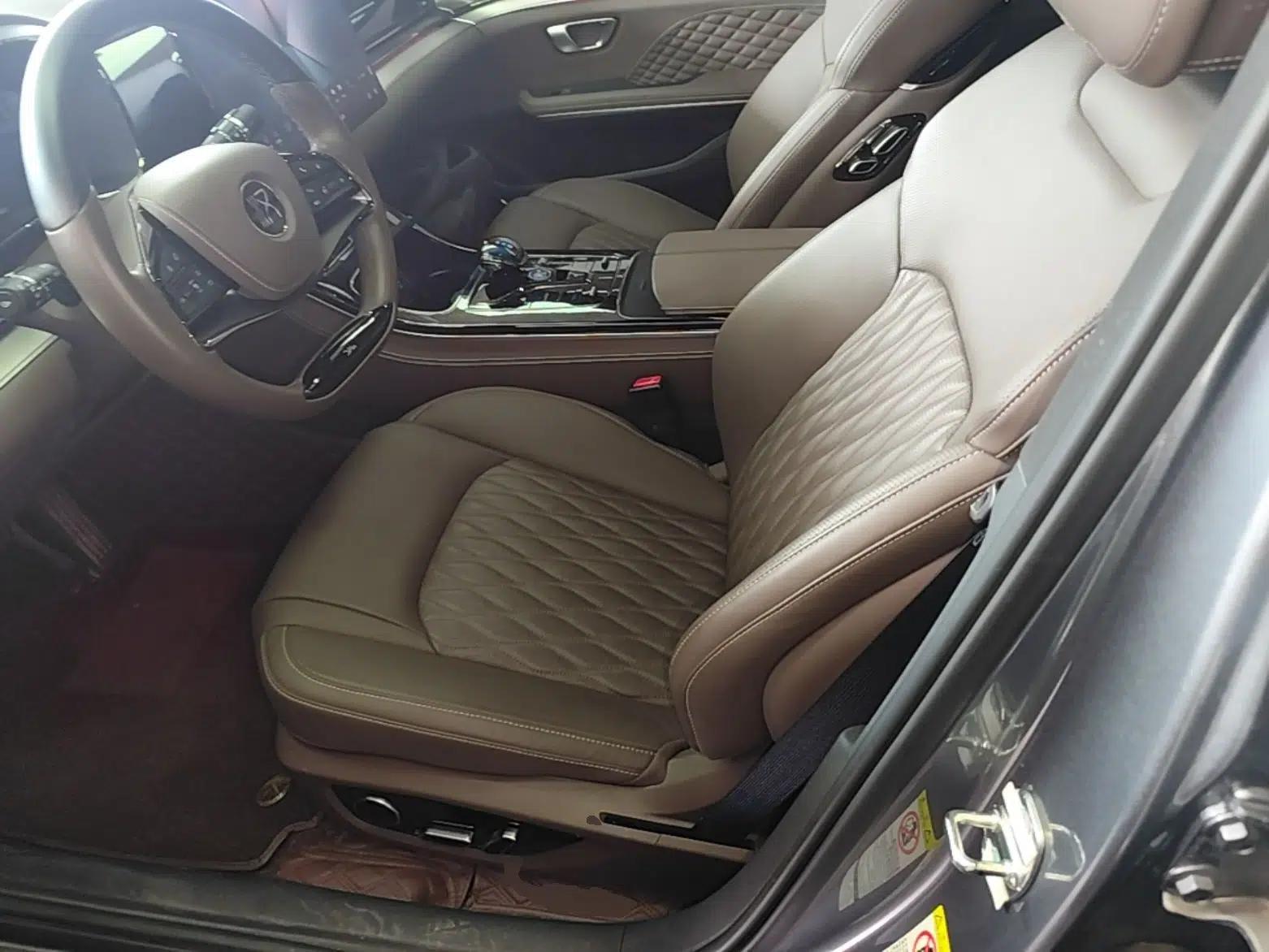 BYD Han 2024 DM-i Glory Edition 121KM Prestige Model — миниатюра 17