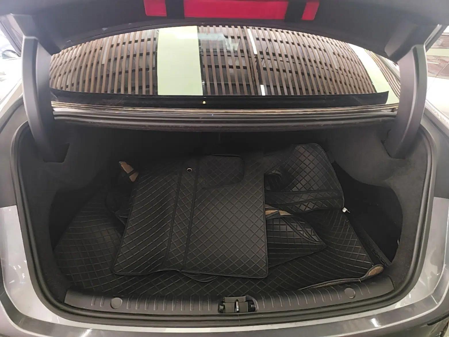 BYD Han 2024 DM-i Glory Edition 121KM Prestige Model — миниатюра 21