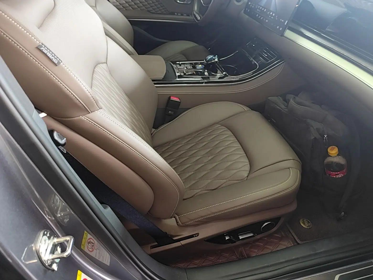 BYD Han 2024 DM-i Glory Edition 121KM Prestige Model — миниатюра 23