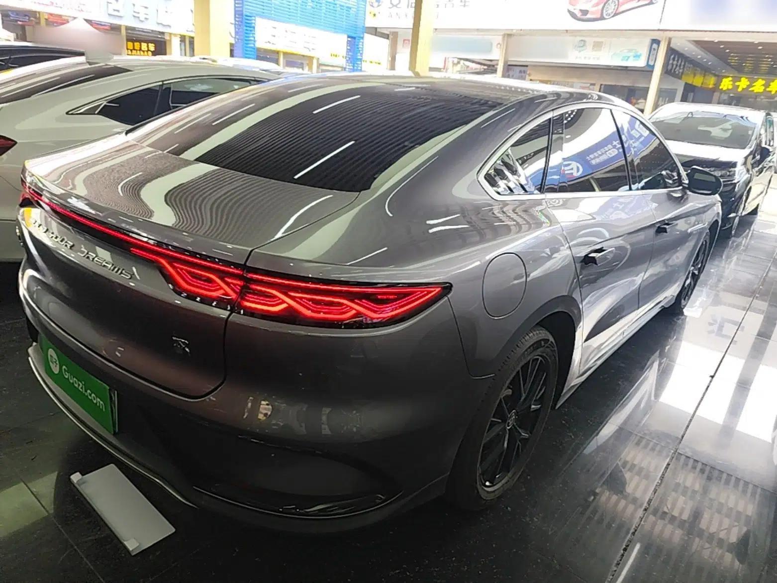 BYD Han 2024 DM-i Glory Edition 121KM Prestige Model — миниатюра 4