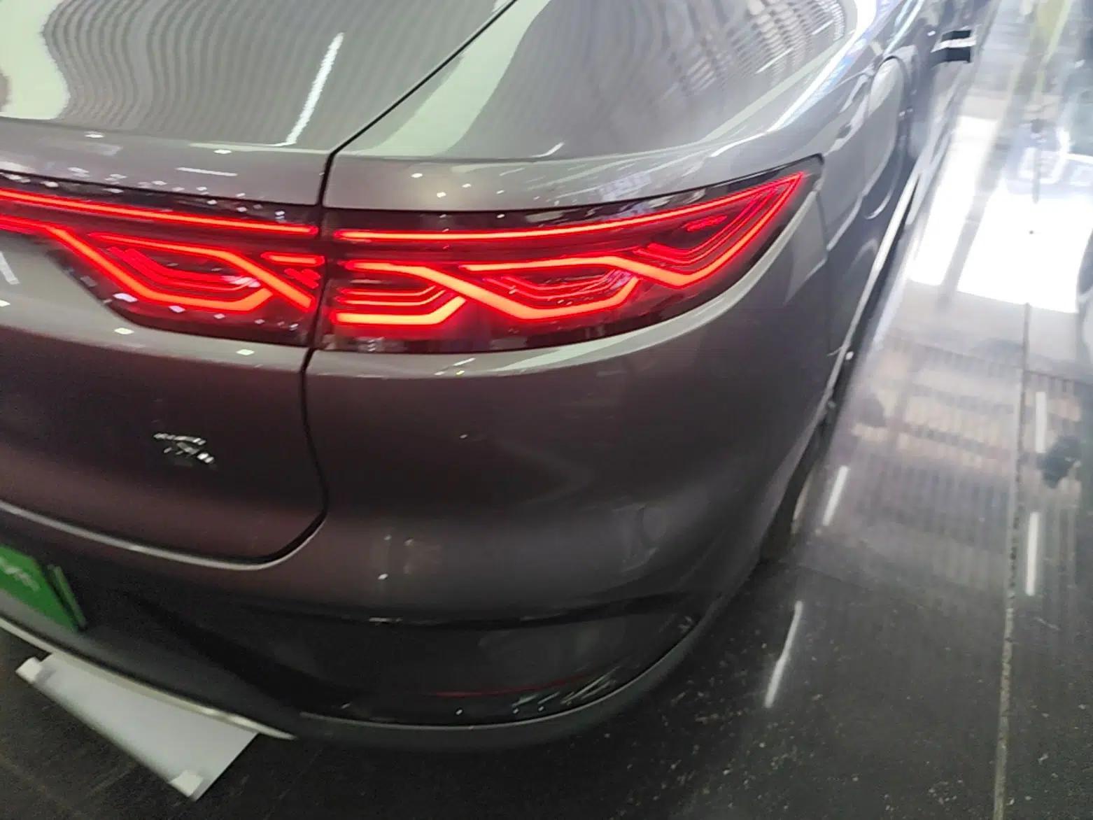 BYD Han 2024 DM-i Glory Edition 121KM Prestige Model — миниатюра 8