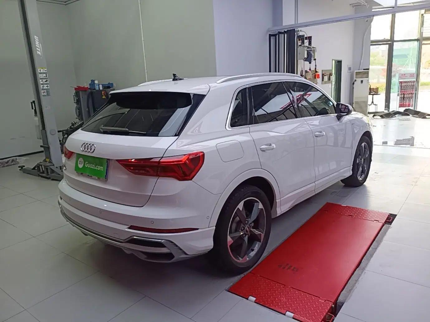 Audi Q3 2023 35 TFSI Fashion Dynamic Model (1.5T) — миниатюра 4