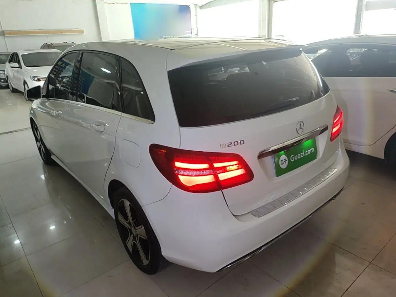 Mercedes-Benz B-Class 2016 B 200 Exclusive Edition — миниатюра 4