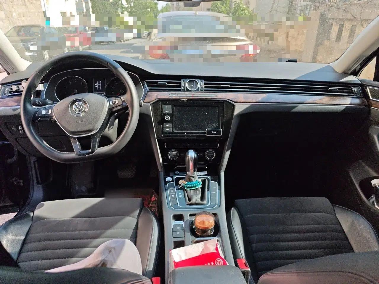 Volkswagen Magotan 2017 330TSI DSG Luxury Model — миниатюра 10