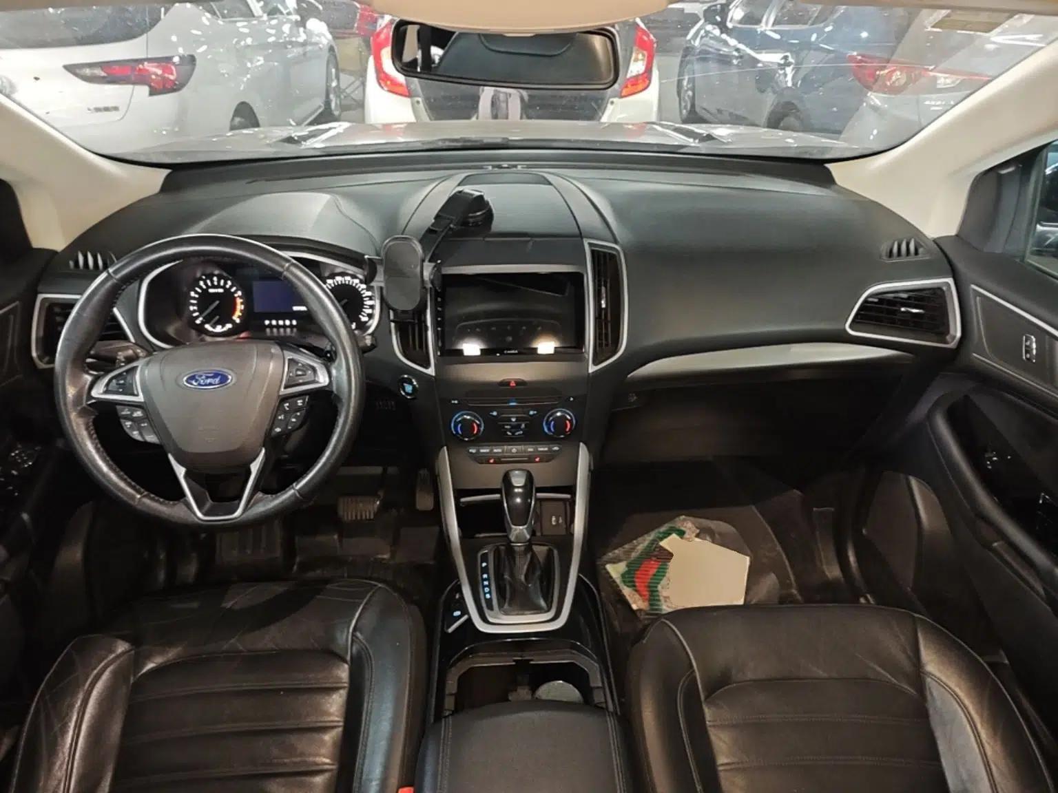 Ford Edge 2017 EcoBoost 245 Two-Drive Platinum Edition 5 Seats — миниатюра 13