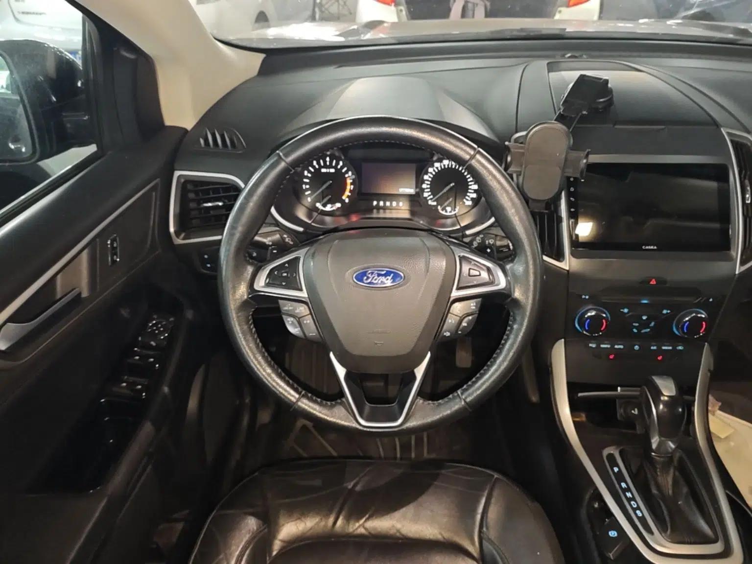Ford Edge 2017 EcoBoost 245 Two-Drive Platinum Edition 5 Seats — миниатюра 14