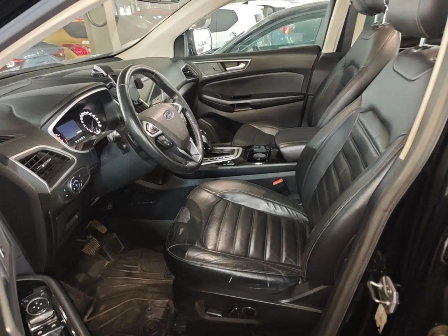 Ford Edge 2017 EcoBoost 245 Two-Drive Platinum Edition 5 Seats — миниатюра 18