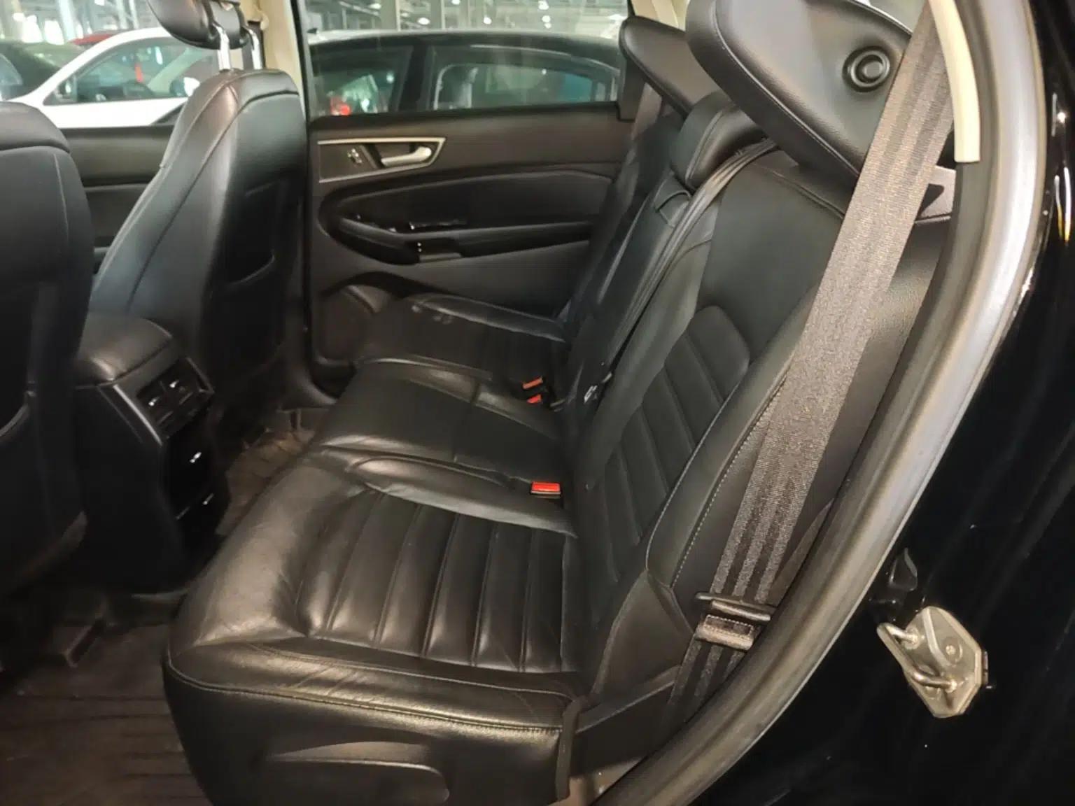 Ford Edge 2017 EcoBoost 245 Two-Drive Platinum Edition 5 Seats — миниатюра 20