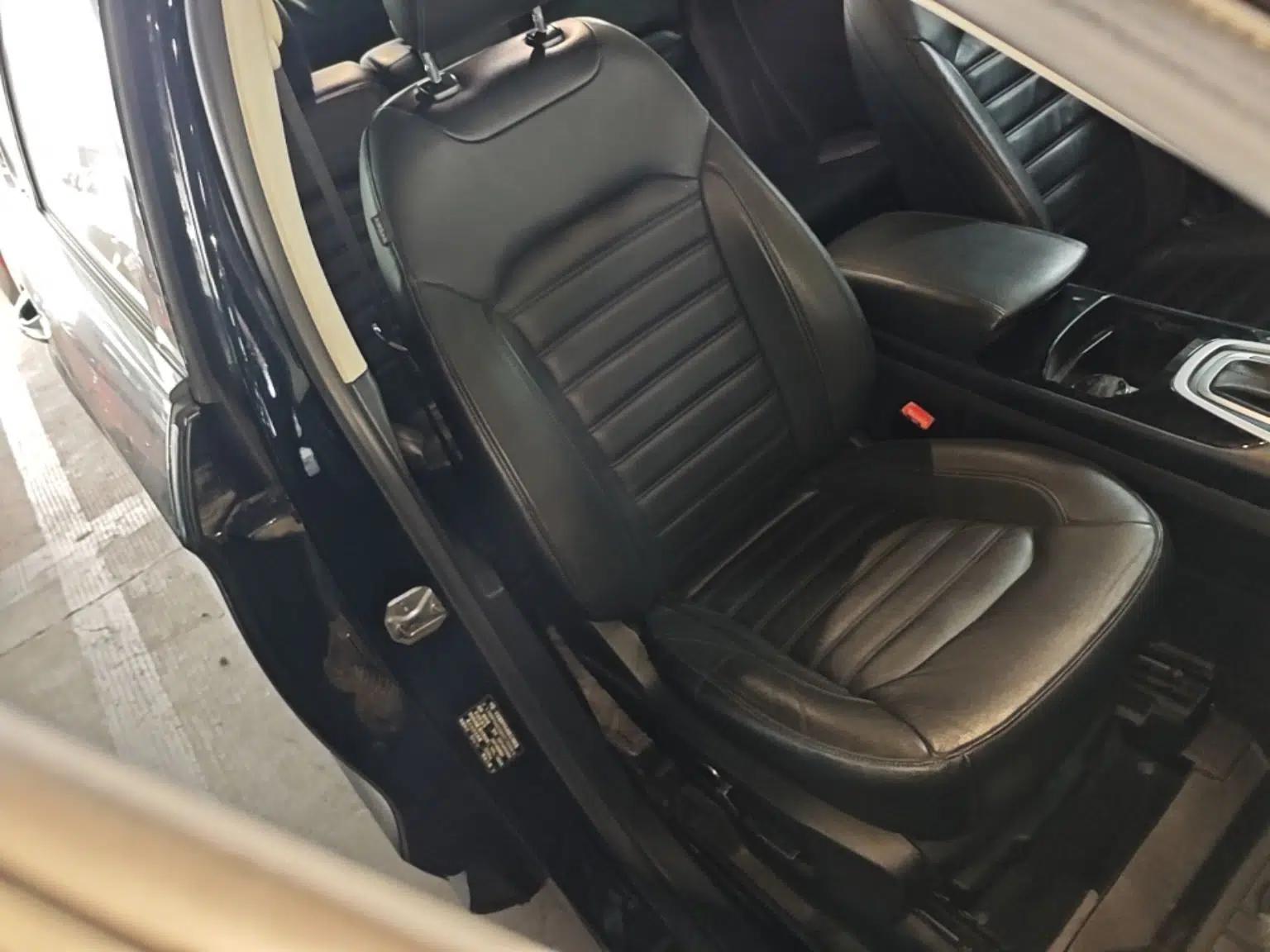 Ford Edge 2017 EcoBoost 245 Two-Drive Platinum Edition 5 Seats — миниатюра 23