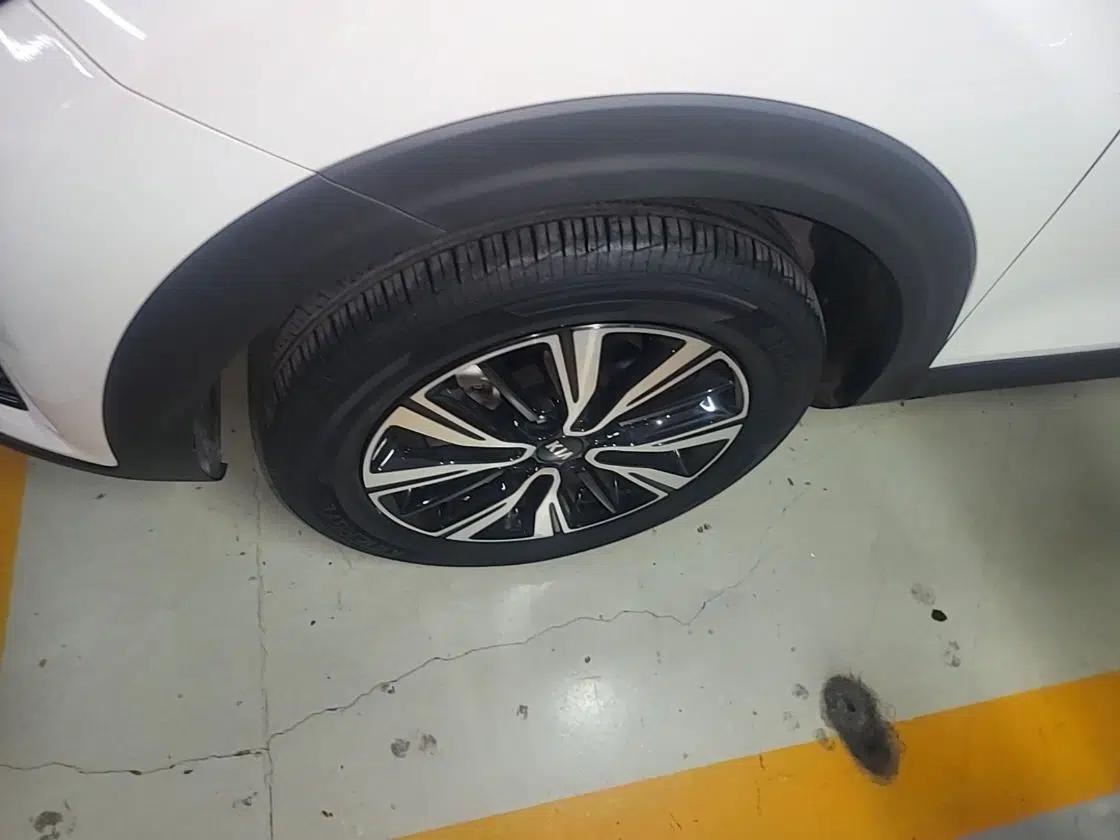 Kia kx1 Stonic 2019 1.4L Automatic Fun Edition China VI — миниатюра 8