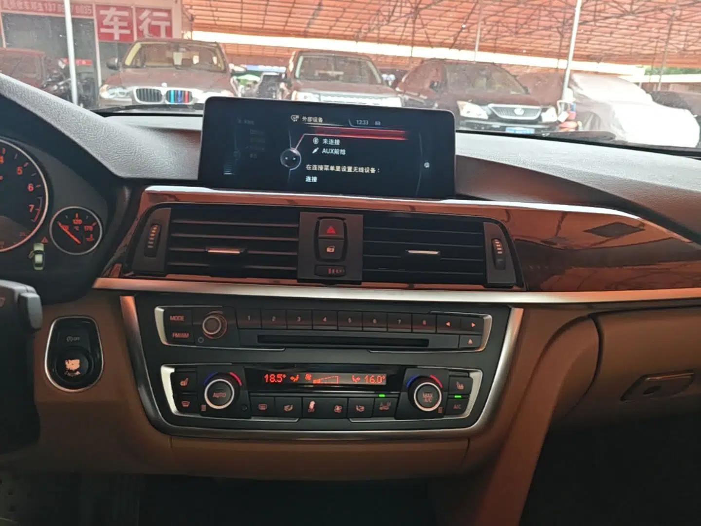 BMW 3 Series 2015 320Li Luxury Design Package Premium Edition — миниатюра 15
