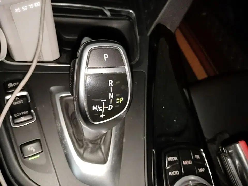 BMW 3 Series 2017 320Li M Sport Edition — миниатюра 17