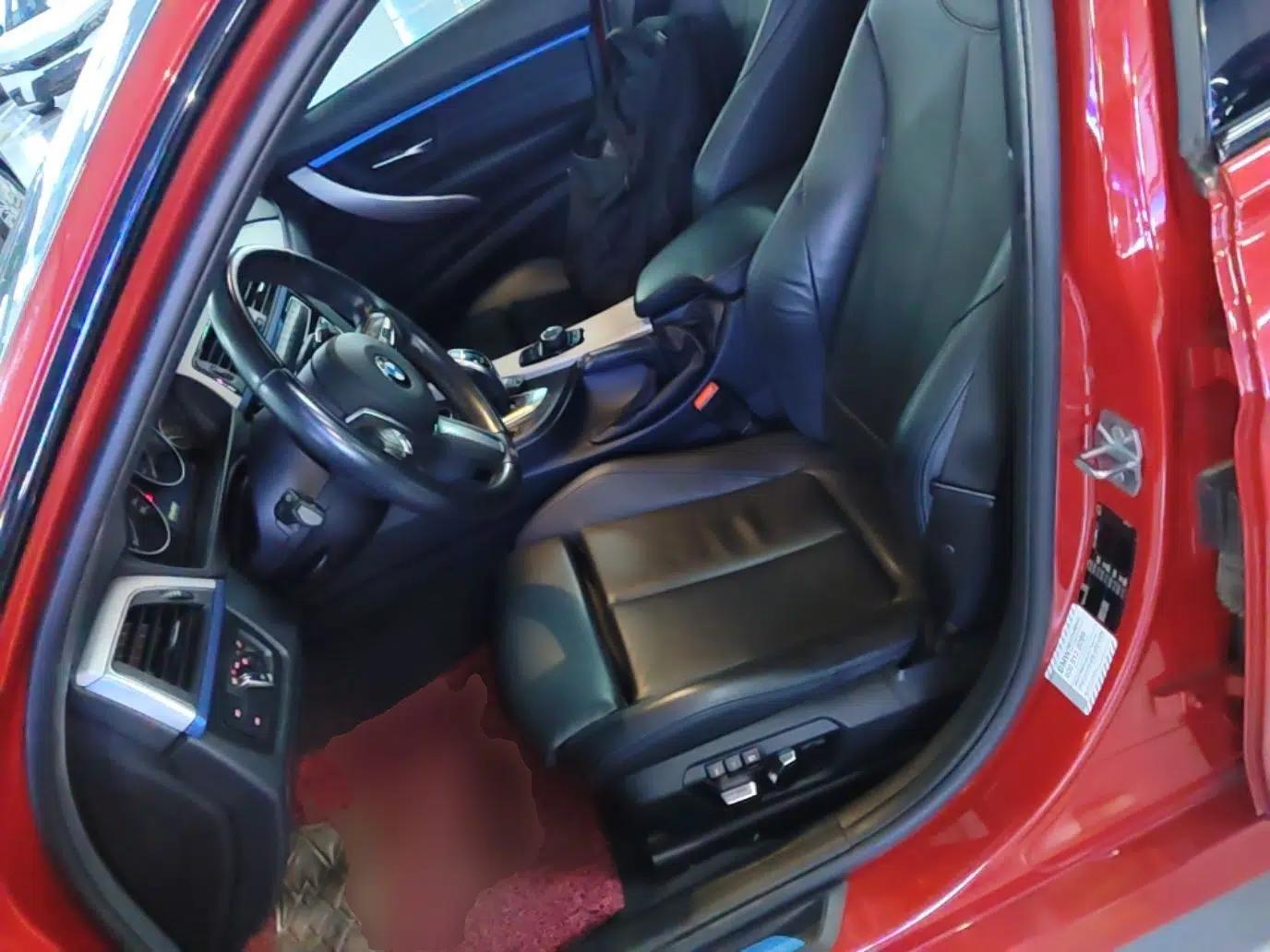 BMW 3 Series 2019 320i M Sport Package — миниатюра 18