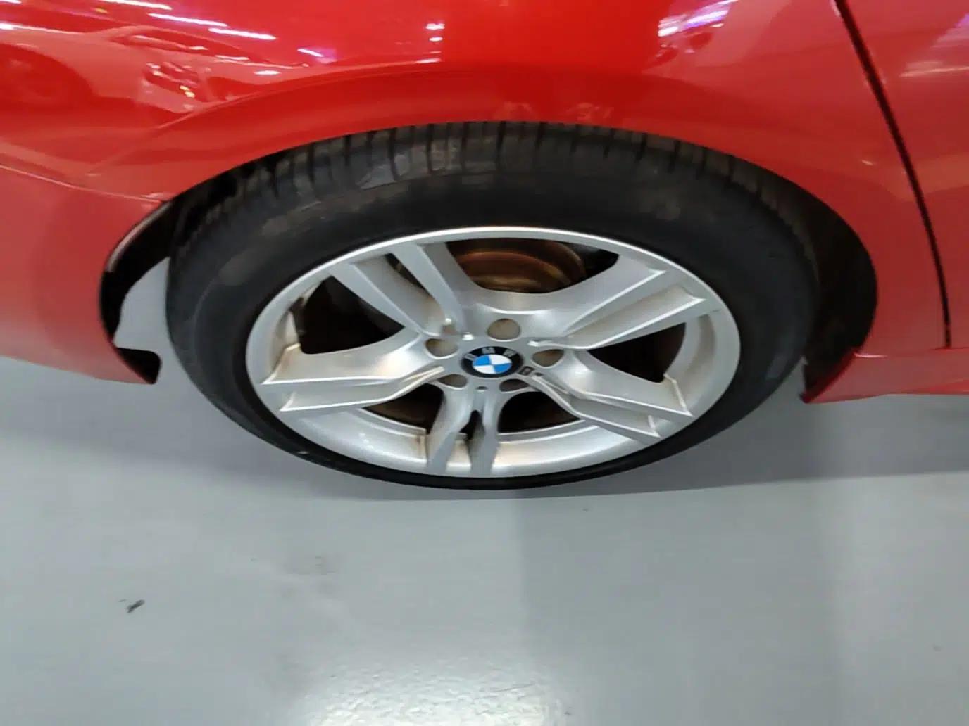 BMW 3 Series 2019 320i M Sport Package — миниатюра 10