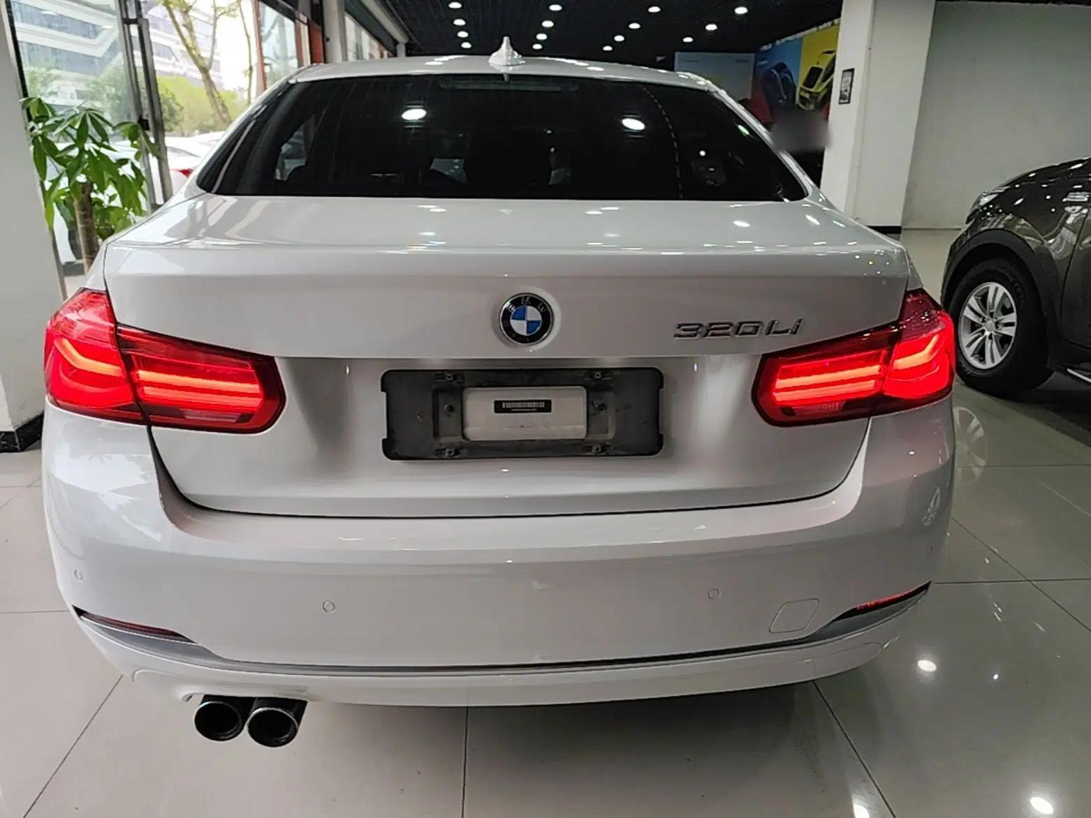 BMW 3 Series 2019 320Li Fashion Model — миниатюра 5