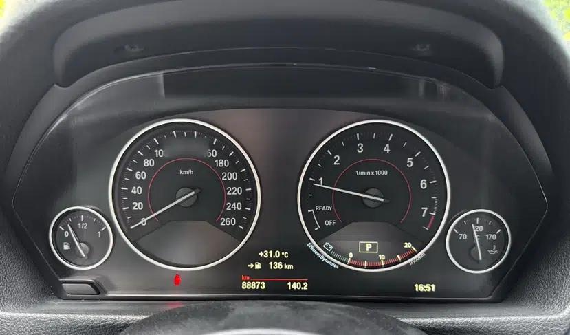 BMW 3 Series 2018 320i M Sport Package — миниатюра 11