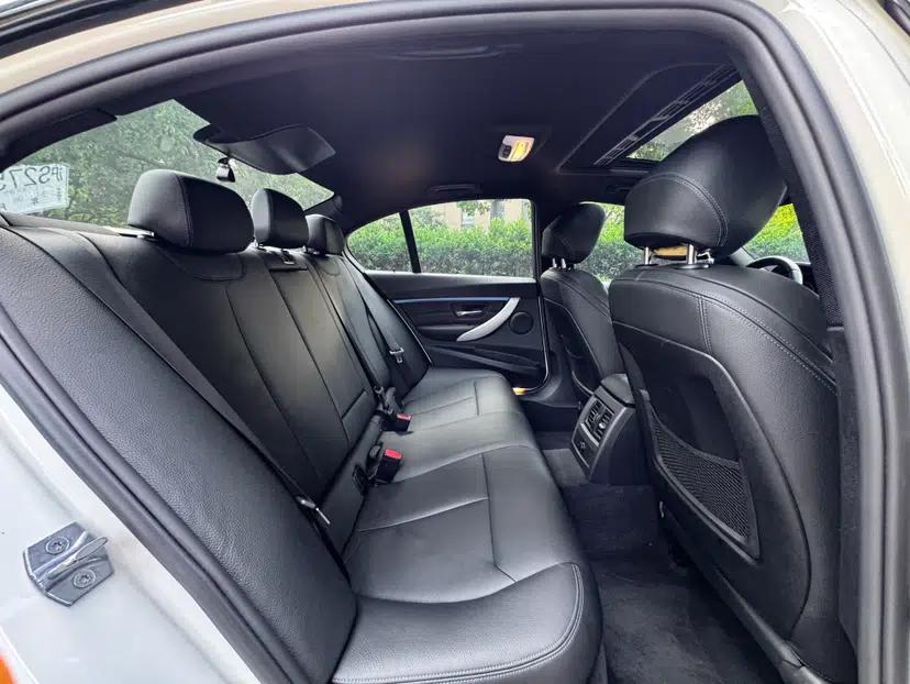 BMW 3 Series 2018 320i M Sport Package — миниатюра 18