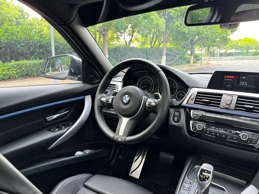 BMW 3 Series 2018 320i M Sport Package — миниатюра 25