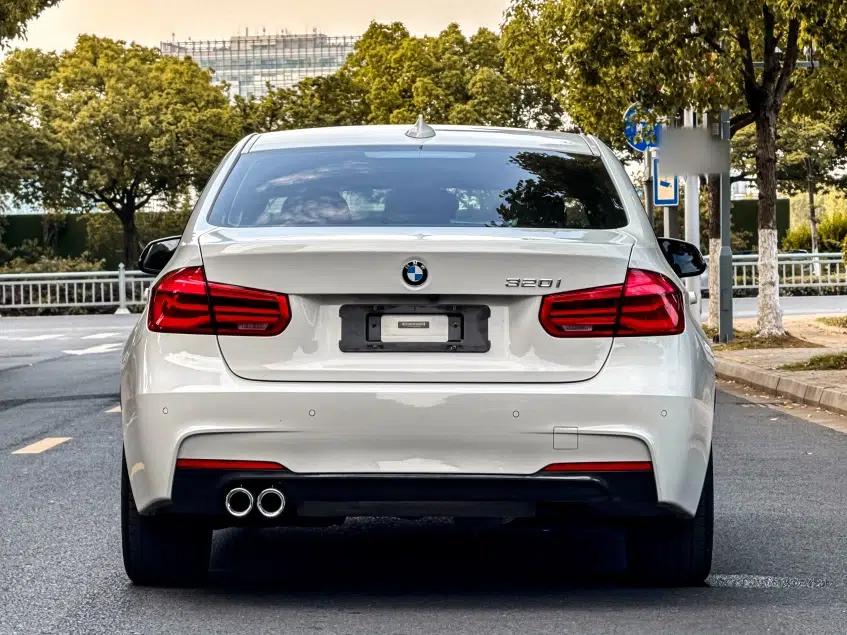 BMW 3 Series 2018 320i M Sport Package — миниатюра 7