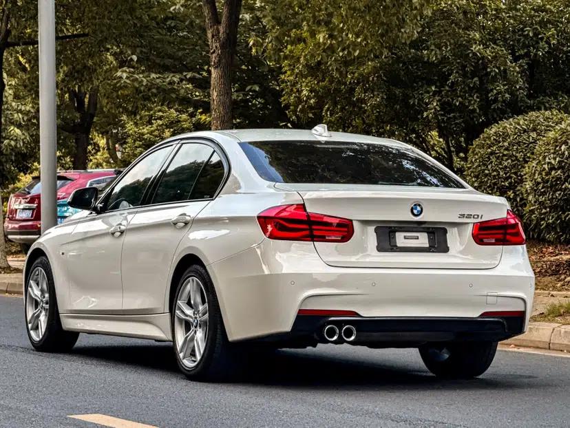 BMW 3 Series 2018 320i M Sport Package — миниатюра 8