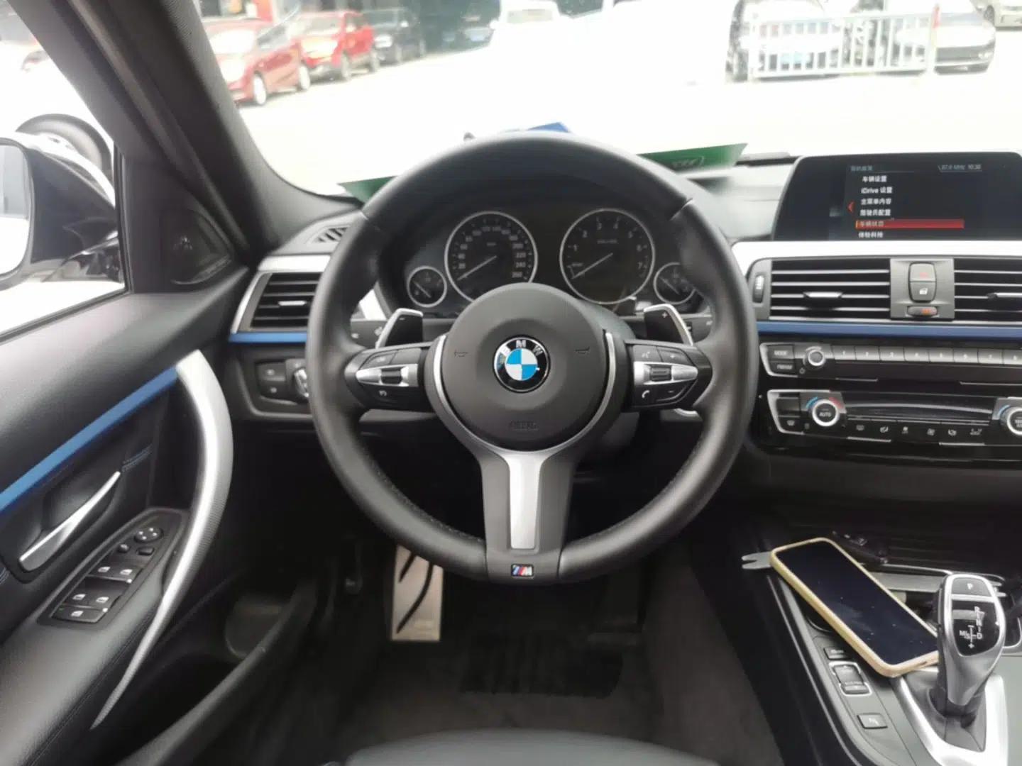 BMW 3 Series 2018 320i M Sport Package — миниатюра 10