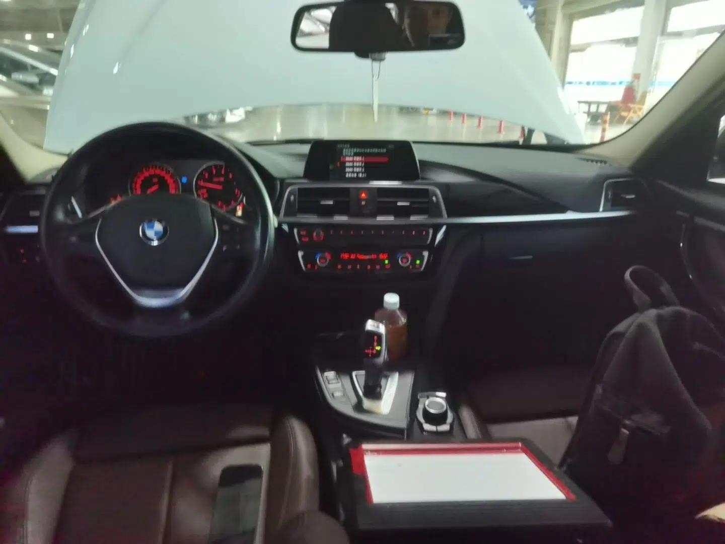 BMW 3 Series 2018 320Li Fashion Model — миниатюра 13