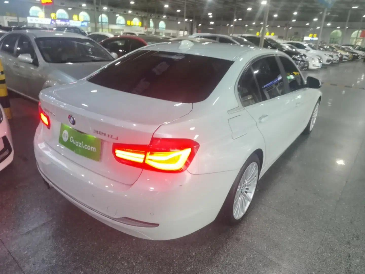 BMW 3 Series 2018 320Li Fashion Model — миниатюра 6