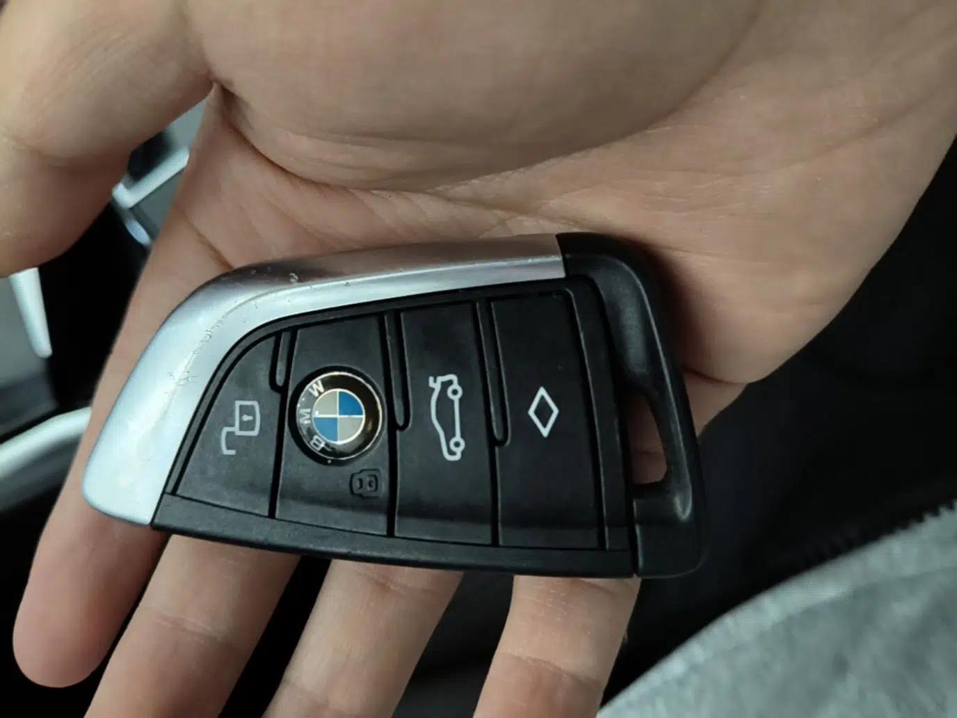 BMW 3 Series 2021 Second Facelift 320Li M Sport Package — миниатюра 12
