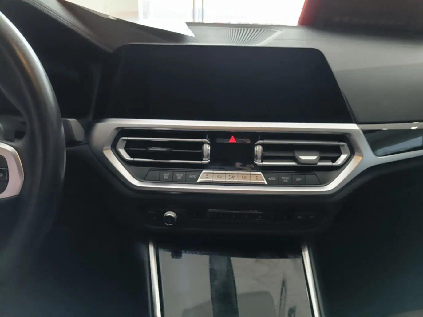 BMW 3 Series 2021 Second Facelift 320Li M Sport Package — миниатюра 16