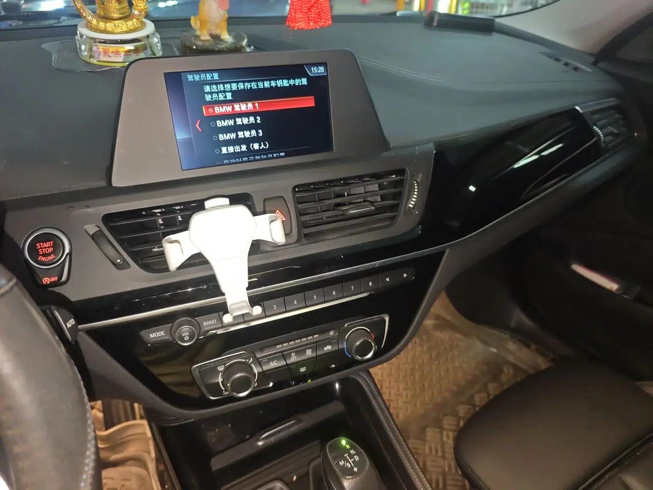BMW 1 Series 2017 118i Sport Edition — миниатюра 14