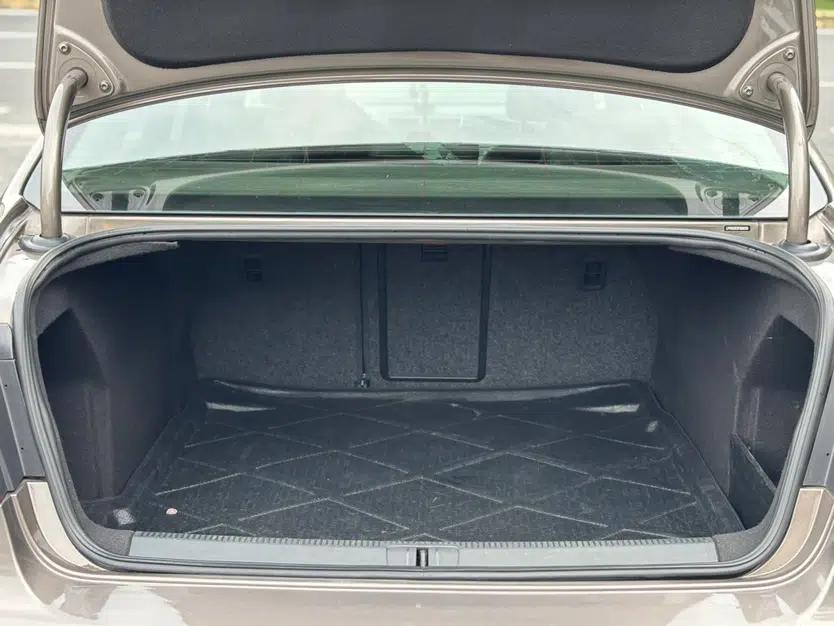 Volkswagen Magotan 2015 1.8TSI Luxury Model — миниатюра 23