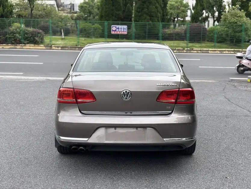 Volkswagen Magotan 2015 1.8TSI Luxury Model — миниатюра 6