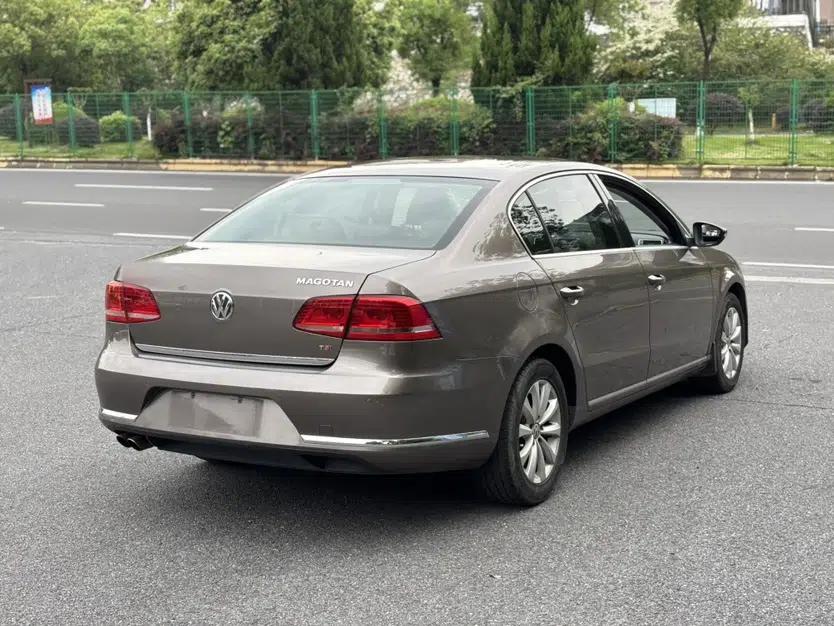 Volkswagen Magotan 2015 1.8TSI Luxury Model — миниатюра 9
