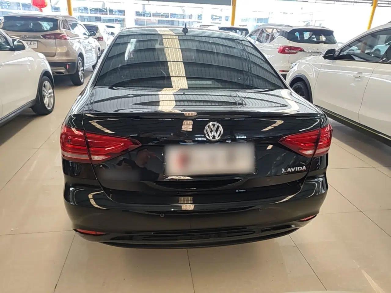 Volkswagen Lavida 2019 Lavida Start 1.5L Automatic Trendy Version China VI Standard — миниатюра 3