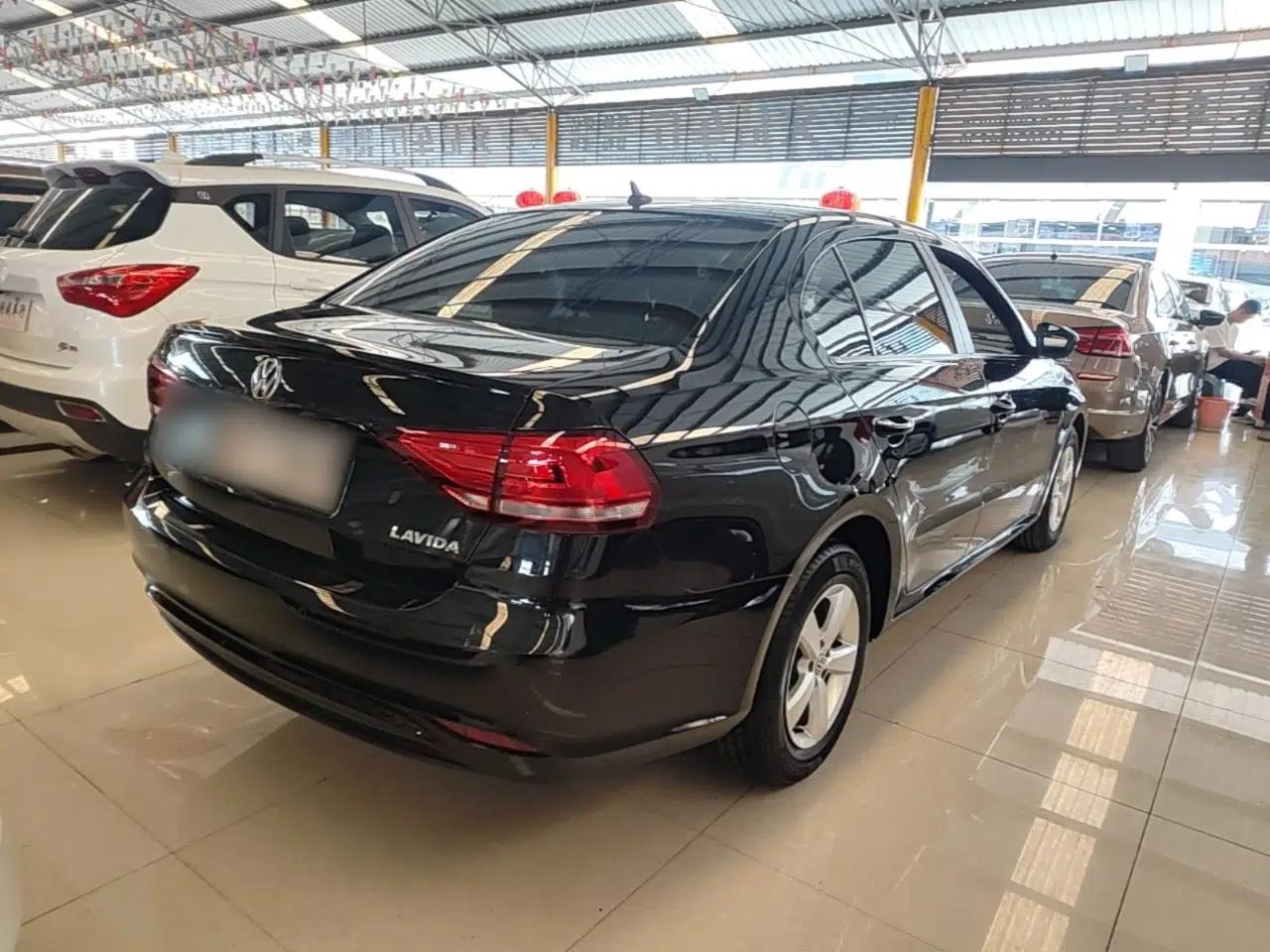 Volkswagen Lavida 2019 Lavida Start 1.5L Automatic Trendy Version China VI Standard — миниатюра 4