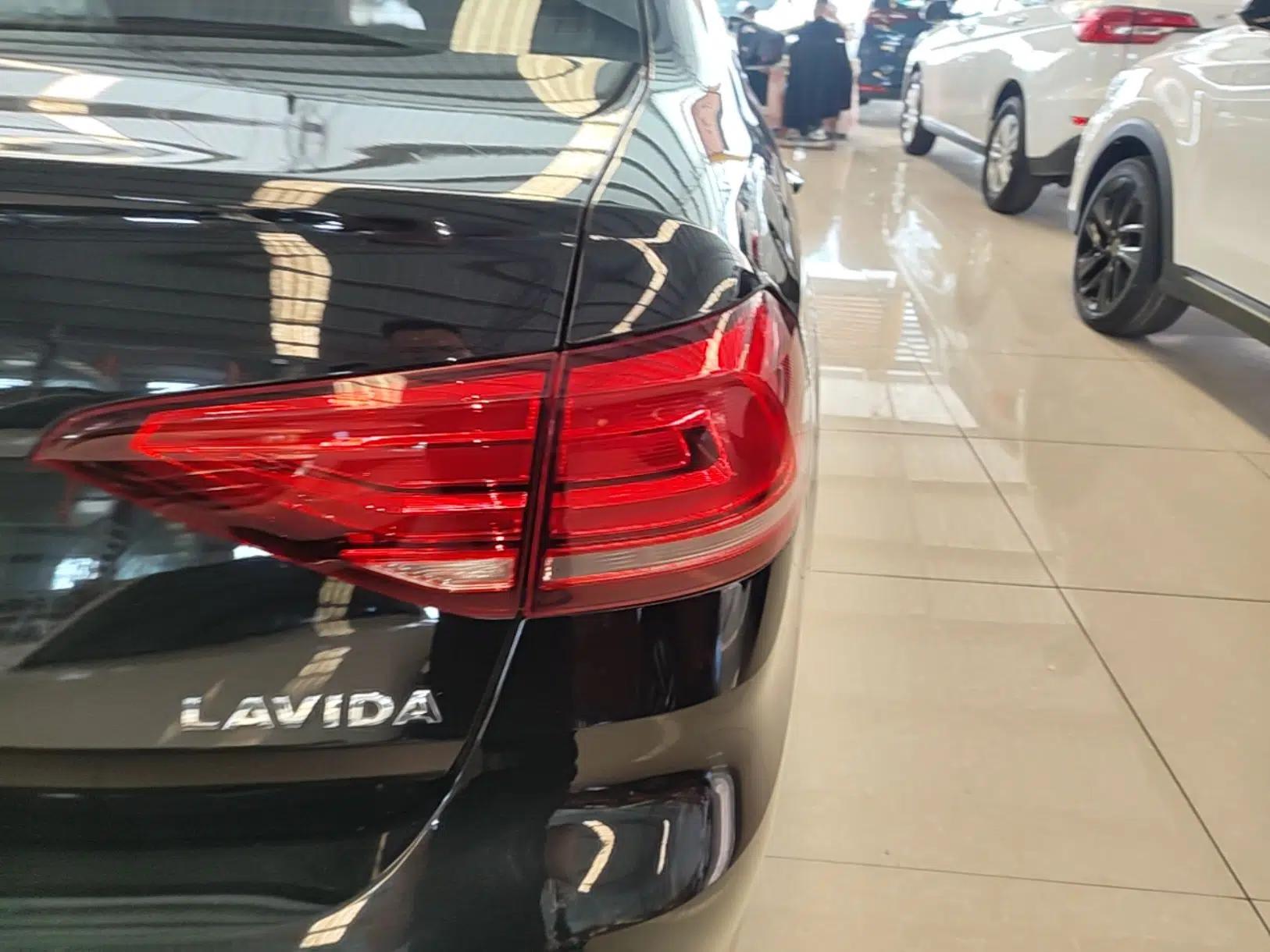 Volkswagen Lavida 2019 Lavida Start 1.5L Automatic Trendy Version China VI Standard — миниатюра 8