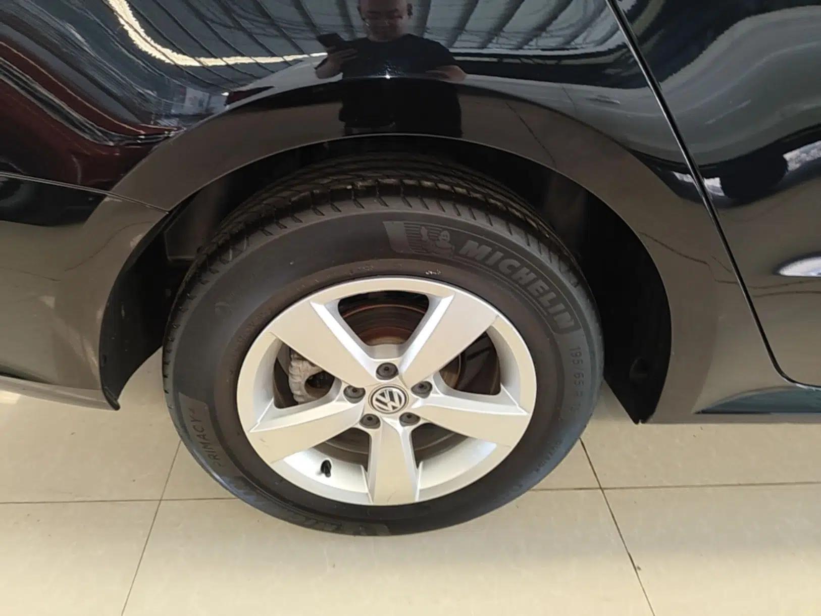 Volkswagen Lavida 2019 Lavida Start 1.5L Automatic Trendy Version China VI Standard — миниатюра 10