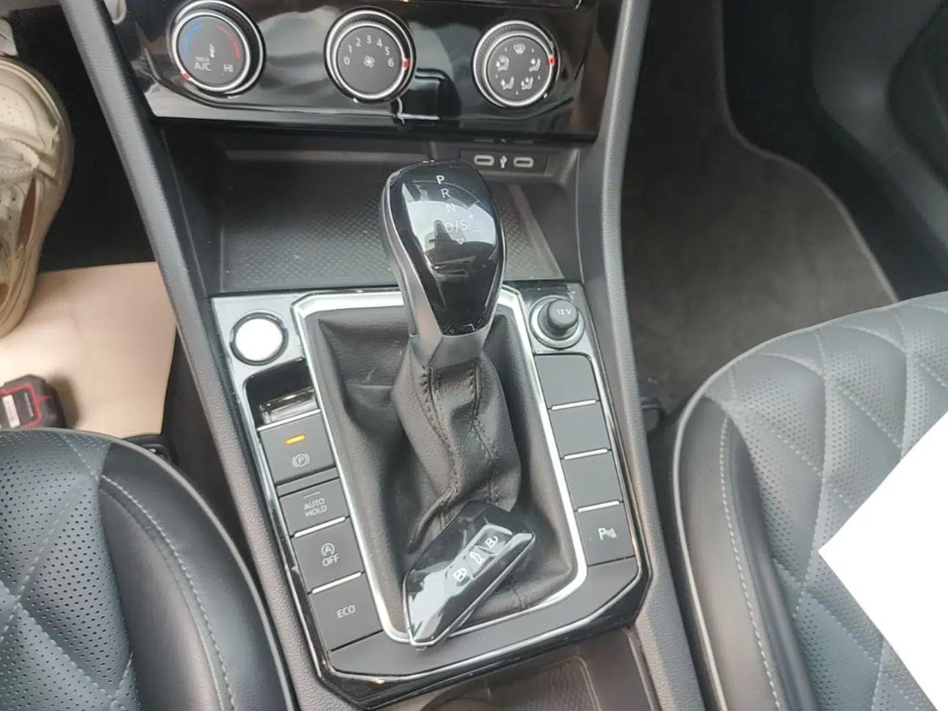Volkswagen Sagitar 2023 300TSI DSG Excellence Edition — миниатюра 17