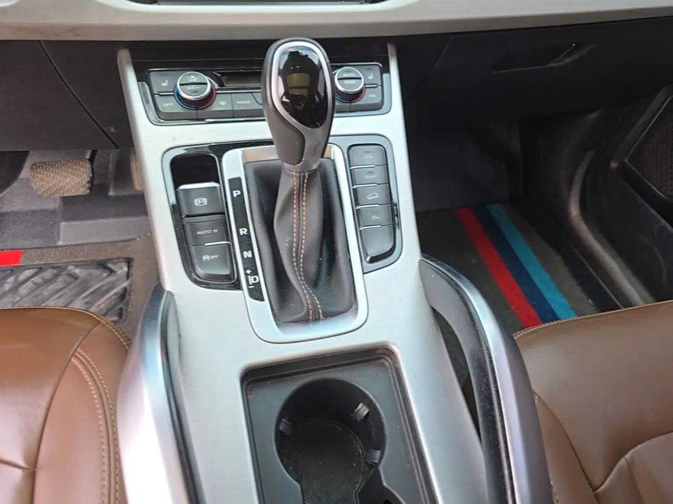 Geely Auto Emgrand X7 Sport 2016 1.8TD Automatic ZhiZun Version — миниатюра 17