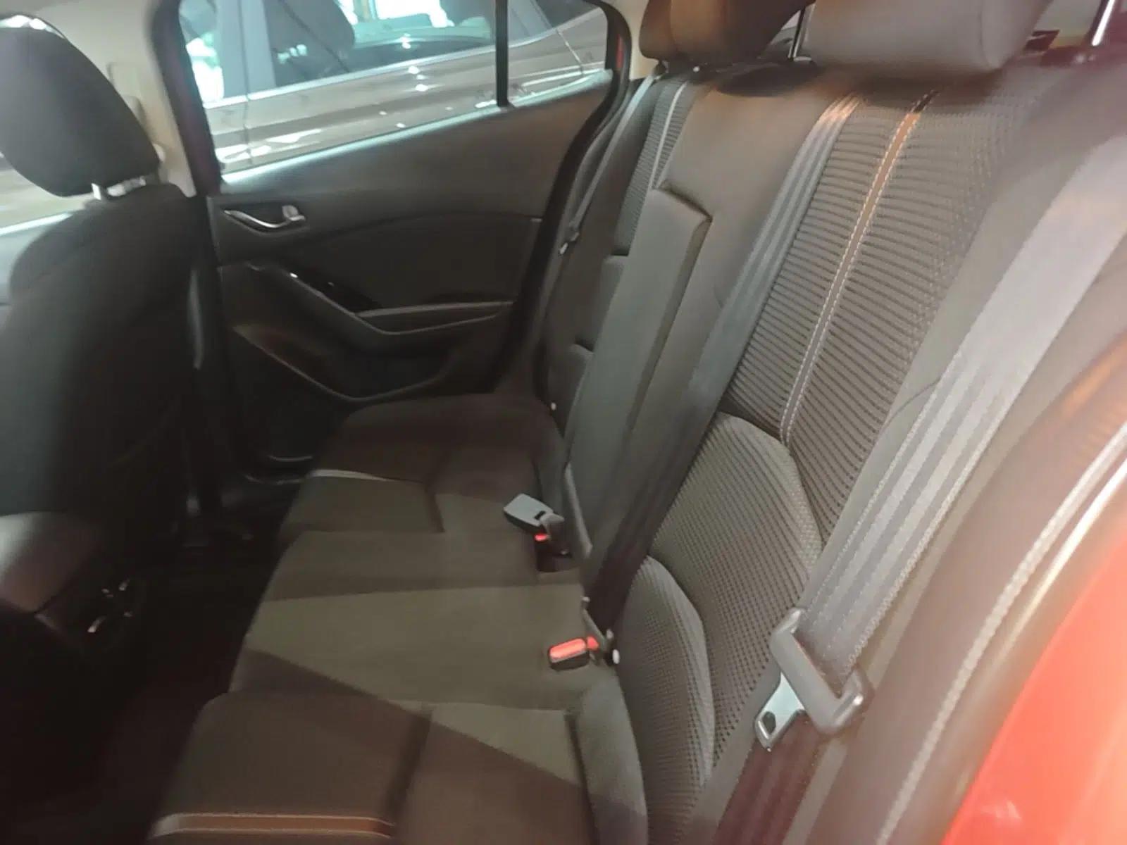 Mazda 3 Axela 2017 Sedan 1.5L Automatic Luxury Model China VI Standard — миниатюра 20