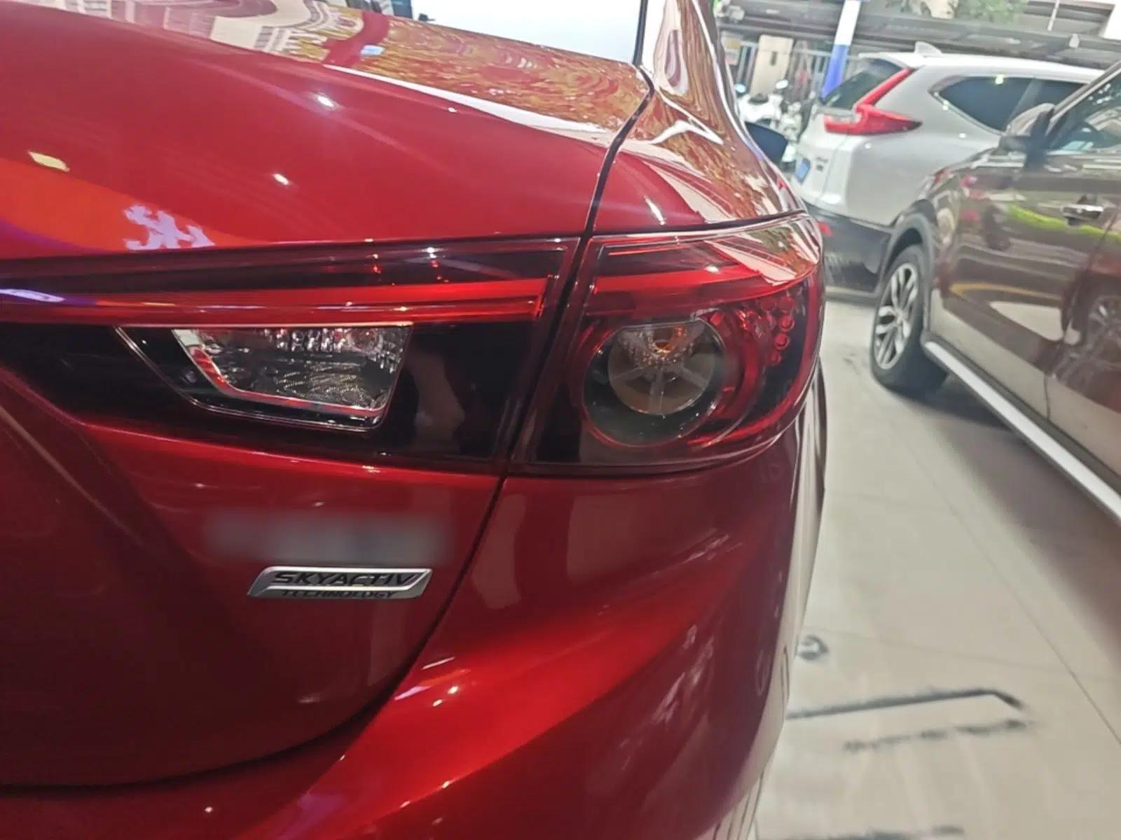 Mazda 3 Axela 2017 Sedan 1.5L Automatic Luxury Model China VI Standard — миниатюра 7