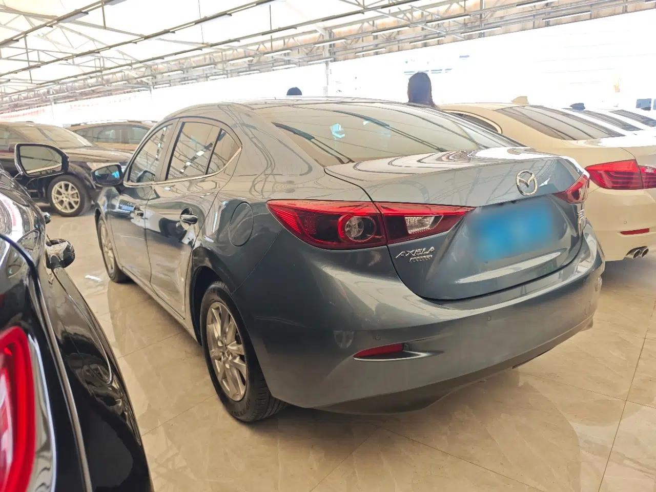 Mazda 3 Axela 2017 Sedan 1.5L Automatic Luxury Model Emission Standard China V — миниатюра 4