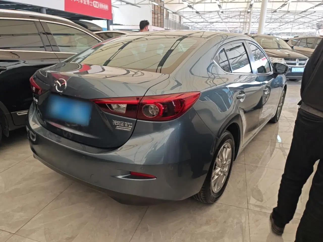 Mazda 3 Axela 2017 Sedan 1.5L Automatic Luxury Model Emission Standard China V — миниатюра 6