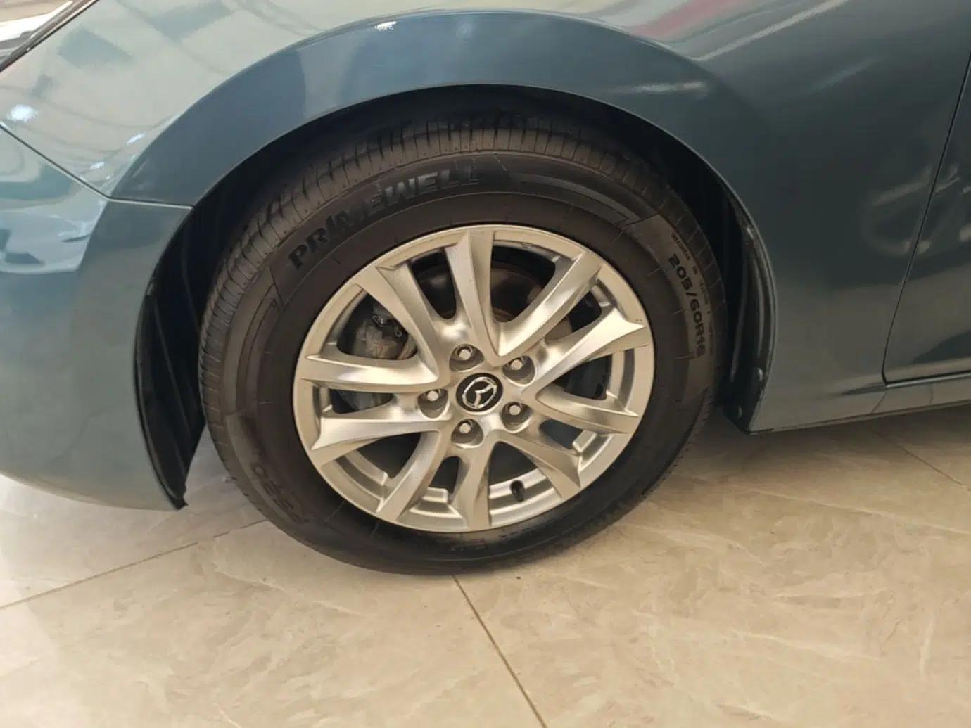 Mazda 3 Axela 2017 Sedan 1.5L Automatic Luxury Model Emission Standard China V — миниатюра 8
