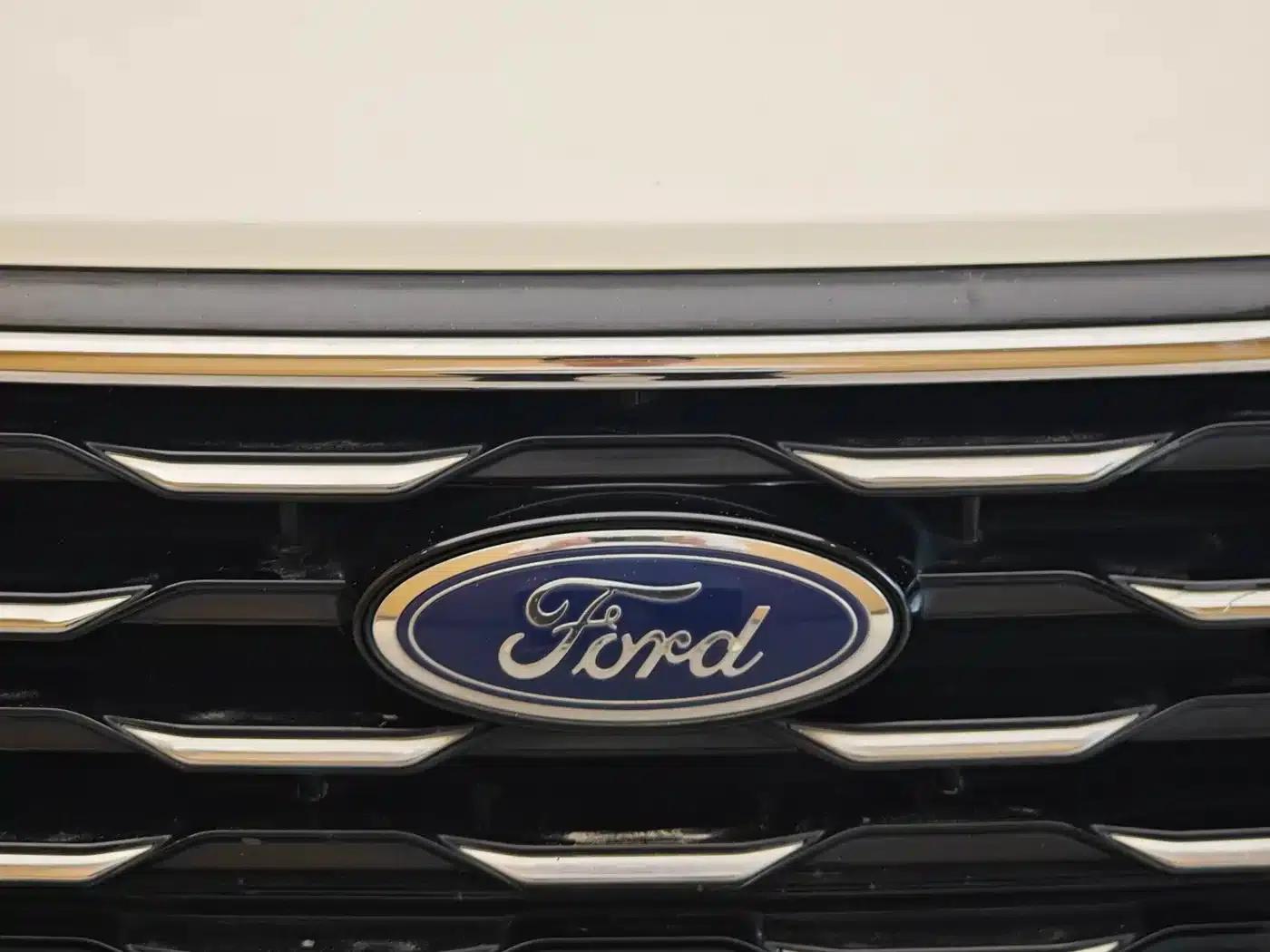 Escape 2020 EcoBoost 245 AWD Premium Edition — миниатюра 3