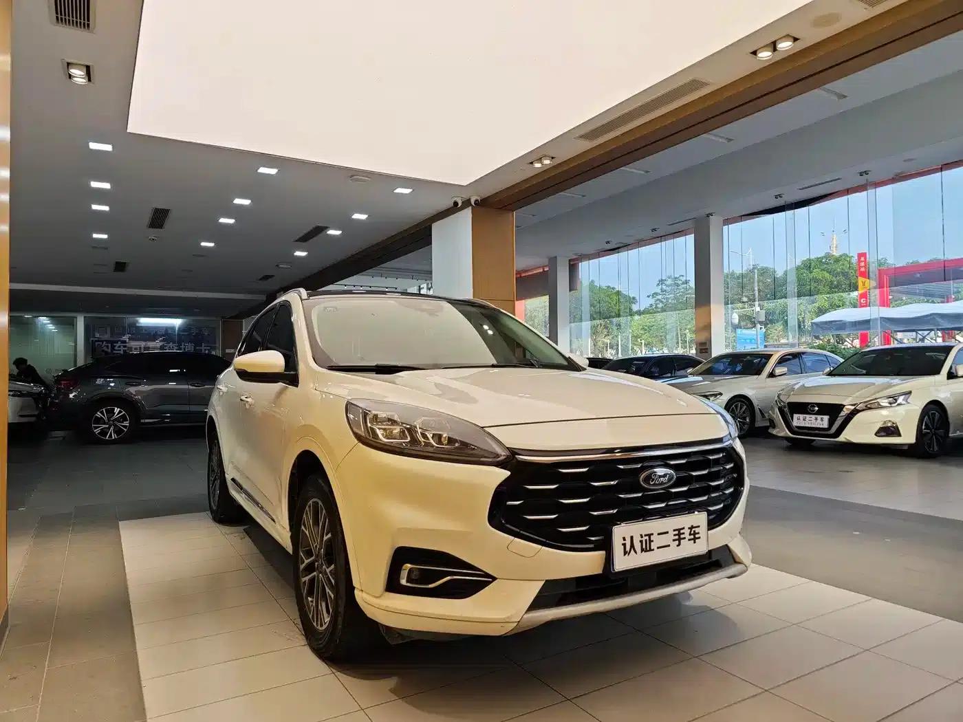 Escape 2020 EcoBoost 245 AWD Premium Edition — миниатюра 5