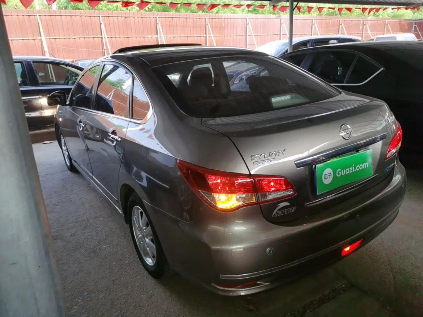 Nissan Sylphy 2019 Classic 1.6XE+ CVT SmartConnect Leading Edition — миниатюра 4