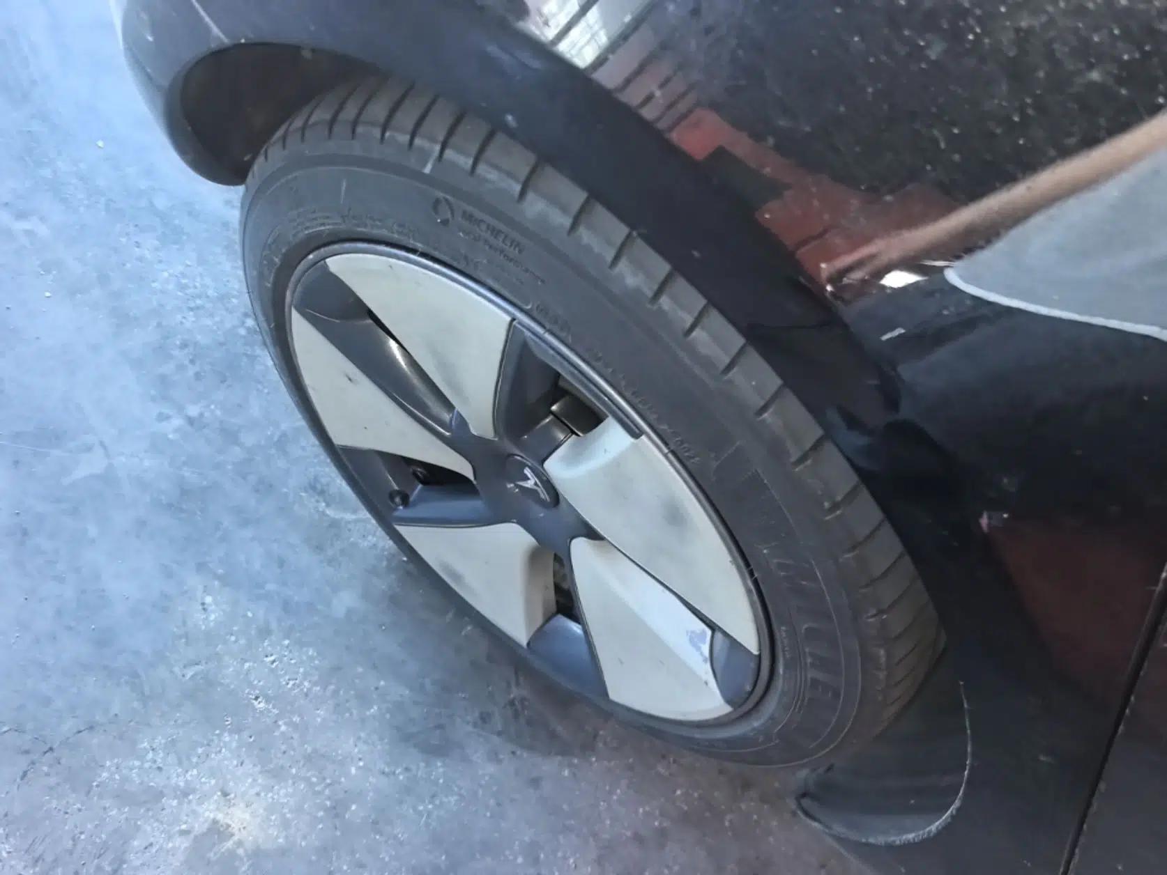 Tesla Model 3 2022 Rear-Wheel-Drive Version — миниатюра 10
